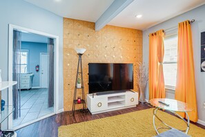 Living Room | Smart TV