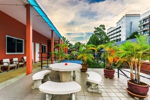 Jungceylon Villa-Patong quiet location, large pool (9935)