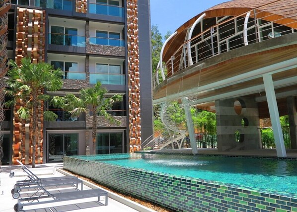 Convenient seaview studio in Patong (9946)