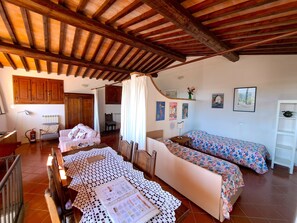 Sleeping area with 2 beds