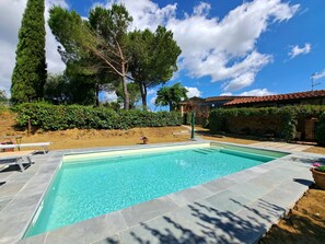 Holiday house shared pool