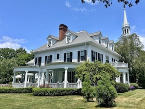 1895 Mansion