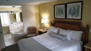 King master w/ ensuite, jetted tub, & walk-in shower. Private screened balcony