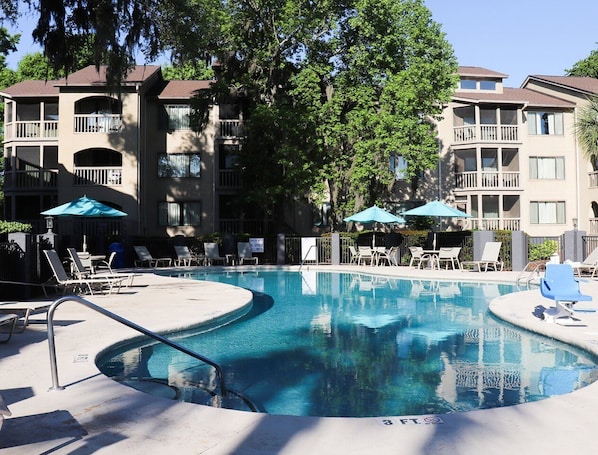 Heated pool with hot tub