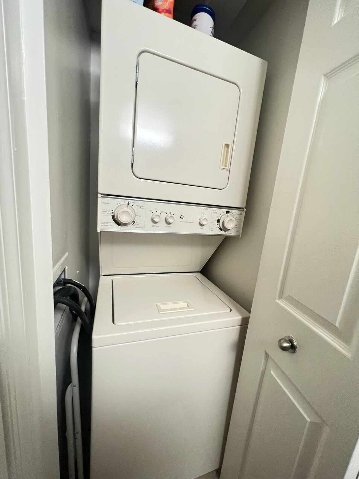 Home away from home! Fully equipped apartment next to Metro
