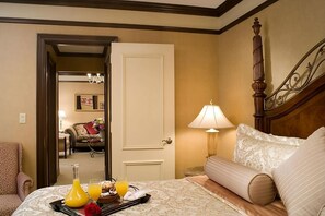 Unit with 1 King size bed