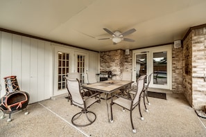 Outdoor dining