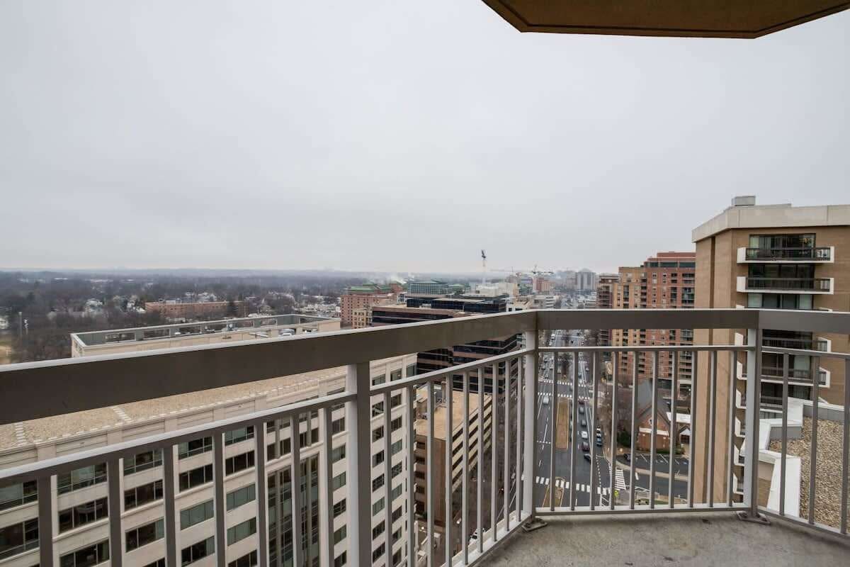 Fantastic 2 BR Condo at Ballston With City View