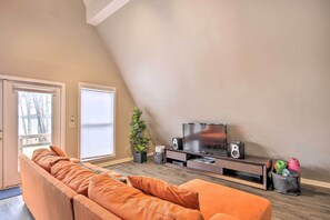 Living Room | Smart TV
