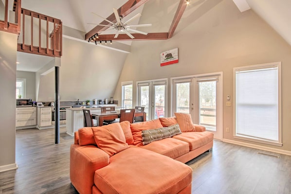 Chapin Vacation Rental | 4BR | 2BA | 2,091 Sq Ft | Step-Free Access