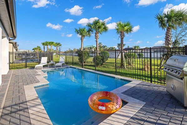 Private Pool & Patio