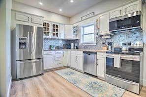 Kitchen | Homeowner On-Site | Free WiFi | Towels/Linens