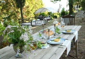 Outdoor dining