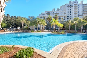 Fabulous Lagoon Pool 