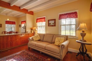 Living Room | Smart TV w/ Cable | Laptop-Friendly Desk | Central A/C