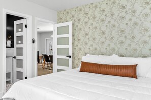 King size memory foam mattress, private en suite, closet and dresser