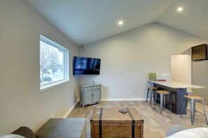 Living Room | 1st Floor | Smart TV | Central A/C & Heating
