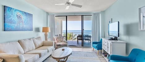 The full width and height windows give you unobstructed gulf views! 
