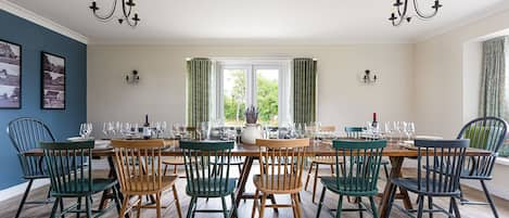 Dining Room, Banbury Hill Farmhouse, Bolthole Retreats