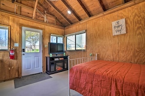 Studio | Smart TV | Electric Fireplace | Window A/C Unit