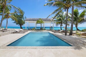 Pool Area - Bahamas Beach House - Woodstar Beach House