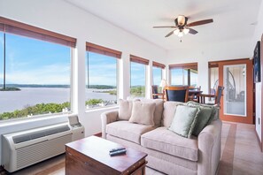 All-season-Sunroom with Cable TV, Additional Seating, Desk Work Space and Pub Style Table