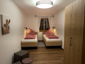 Ilgerhof Ferienwohnungen (DE Oberaudorf) - Mayer Sylvia --Schlafzimmer 2 FeWo Schwarzenberg