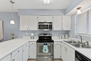 116 Linda Marie Ln-027.jpg