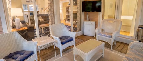 Main House | Main Level | Screened in Porch