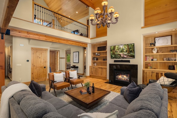 Cle Elum Vacation Rental | 4BR | 3.5BA | 2,800 Sq Ft | Stairs Required to Enter