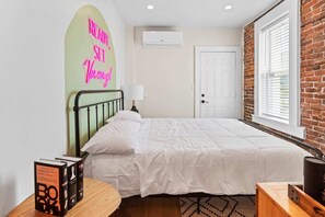 Wake feeling refreshed in the cozy, sun-filled bedroom (1st floor)