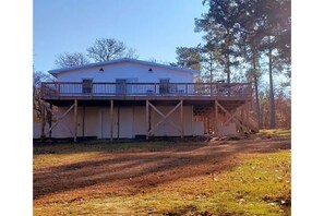 The Cottage in the Pines