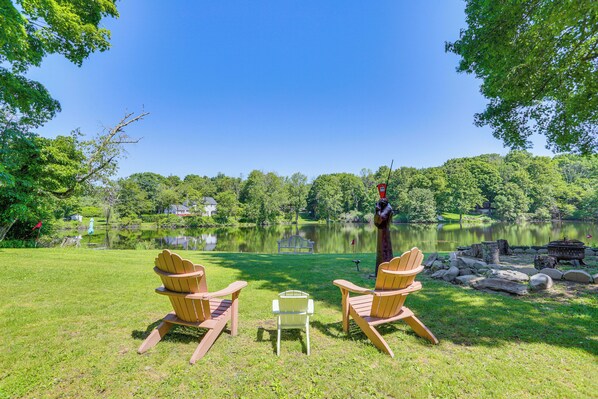 Newton Vacation Rental | 5BR | 3.5BA | 3,143 Sq Ft | Stairs Required