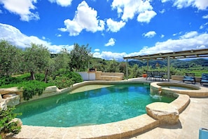Building Exterior, Outdoor, Pool