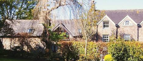 The 300 year old Rectory and Cottage lovingly restored