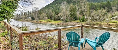 Grants Pass Vacation Rental | 4BR | 4BA | 2,978 Sq Ft | Steps Required