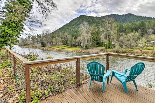 Grants Pass Vacation Rental | 4BR | 4BA | 2,978 Sq Ft | Steps Required