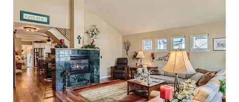 Welcome- Large Spacious Family Room- with lots of natural light