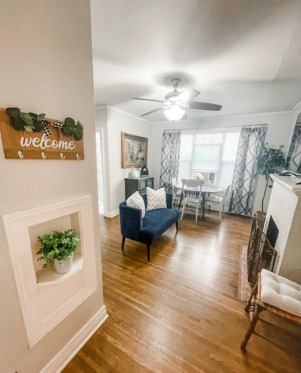 Living/ dining area