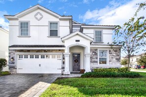 8946-titanium-way--davenport--fl-33896---01.jpg