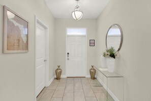 8946-titanium-way--davenport--fl-33896---03.jpg