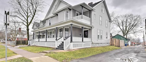 Niagara Falls Vacation Rental | 4BR | 1.5BA | 1,500 Sq Ft | Steps Required