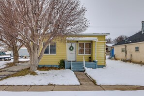 Exterior | Driveway (2 Vehicles)