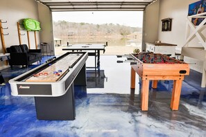 Nice 3 in 1 table for the children w/foosball, mini pool and mini air hockey