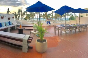 Enjoy 1000 sqf private terrace