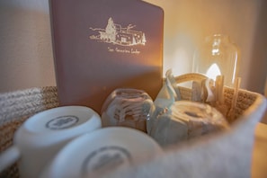 Mugs and glasses provided in room.