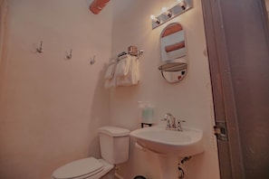 Private en suite bathroom.