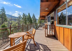 Large deck with breathtaking mountain views!