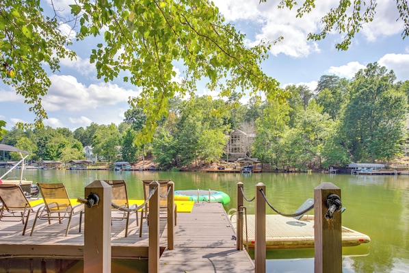 Waleska Vacation Rental | 6BR | 2BA | 4,300 Sq Ft | 3 Steps to Enter