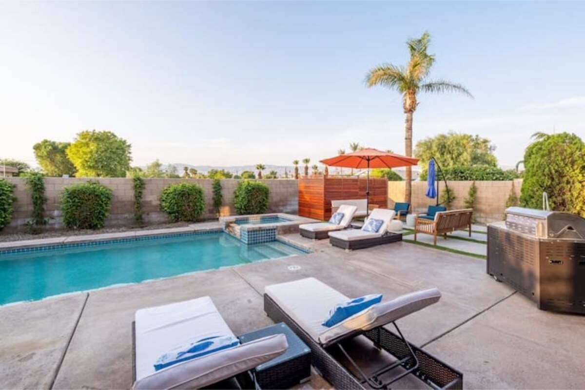 SANTA FE MODERN 5BED/3BA WITH POOL/SPA & MTN VIEWS